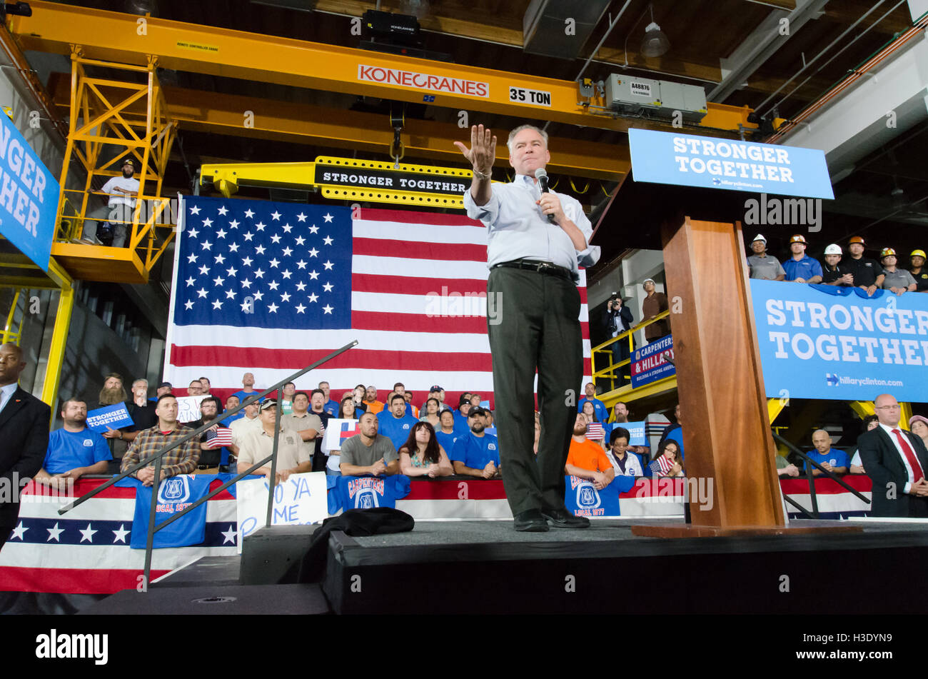 Las Vegas, Nevada, USA. 6th October, 2016. Senator Tim Kaine speaks to ...