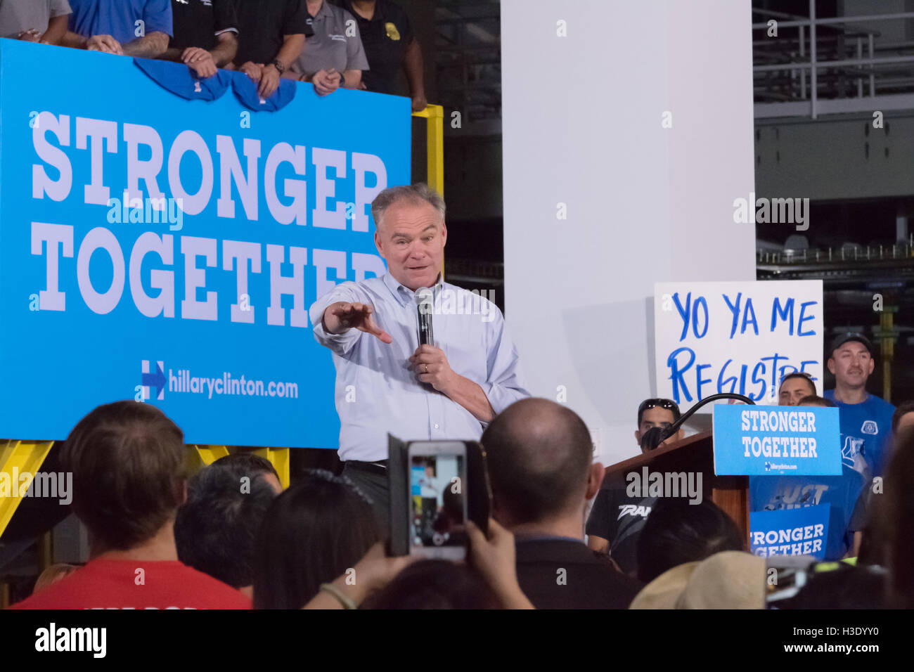 Las Vegas, Nevada, USA. 6th October, 2016. Senator Tim Kaine speaks to ...