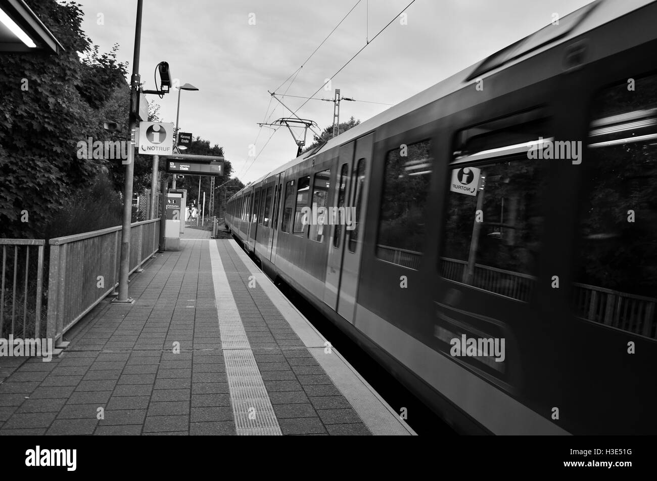 railway-line-in-black-and-white-stock-photo-alamy