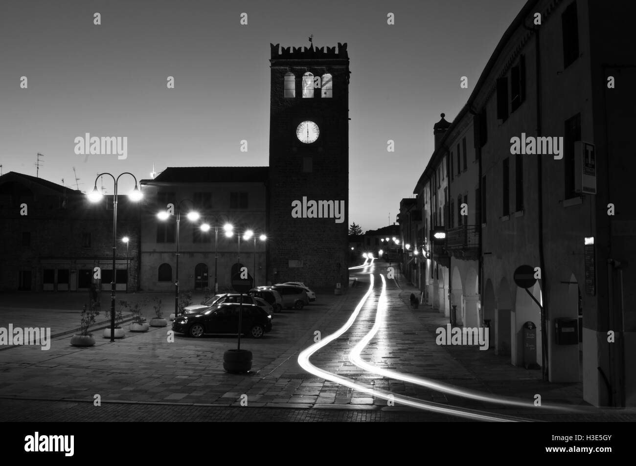 Long city wall Black and White Stock Photos & Images - Alamy