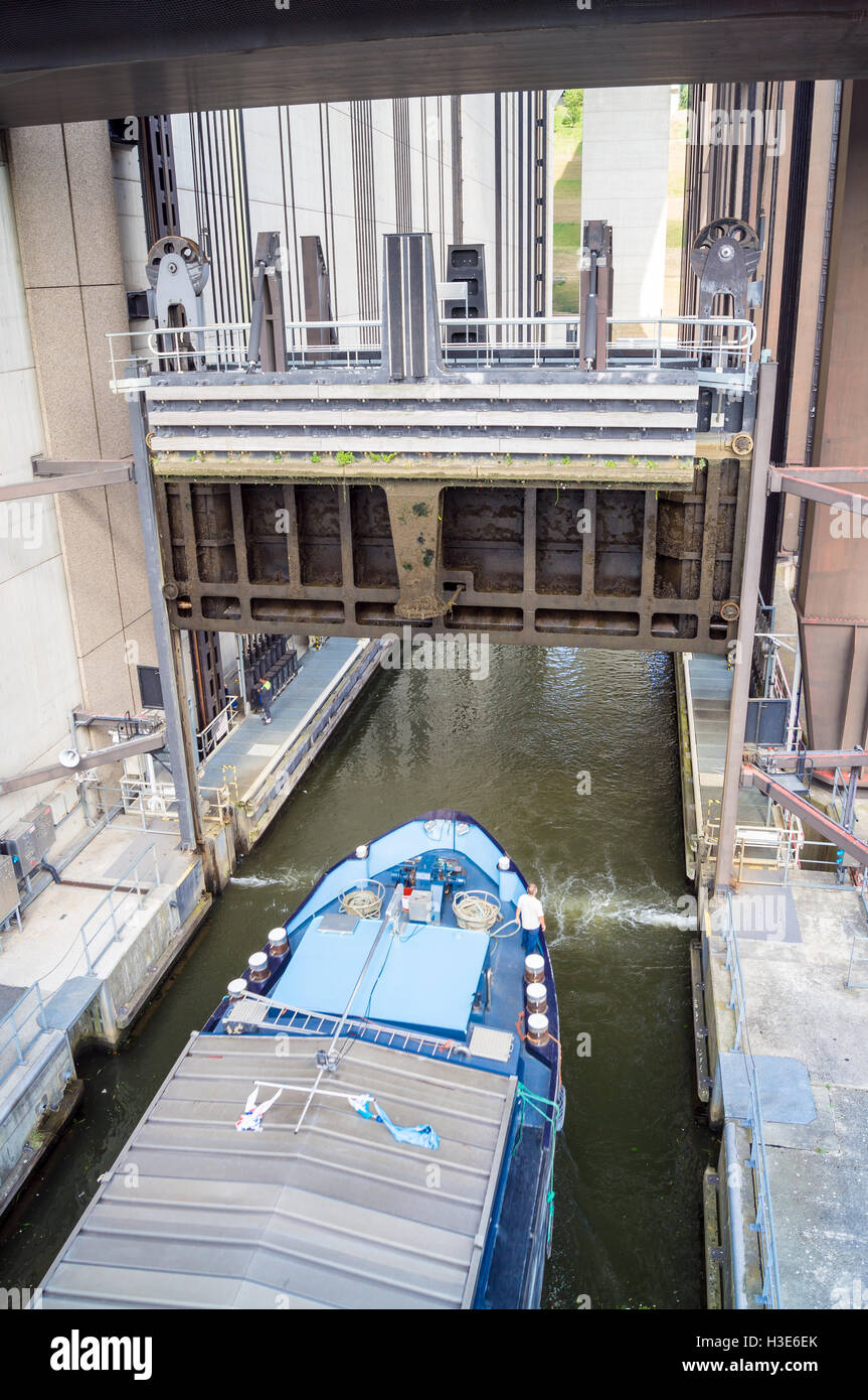 Belgian freighter 'Grace de Dieu 1' entering the boat lift, Strépy-Thieu, Le Roeulx, Mons, Hainaut, Belgium Stock Photo