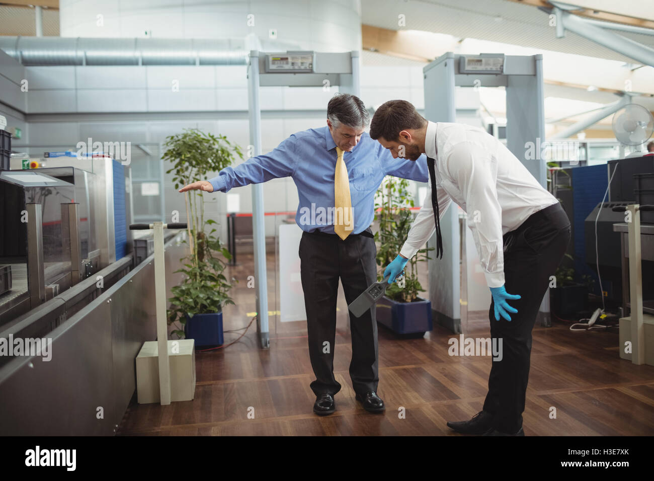 Full body scanner hi-res stock photography and images - Alamy