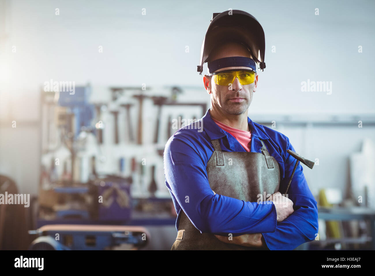 Сварщик. Сварщик эстетика. Преимущества профессии сварщик. Начинающие сварщики. Сварщик профессионал.