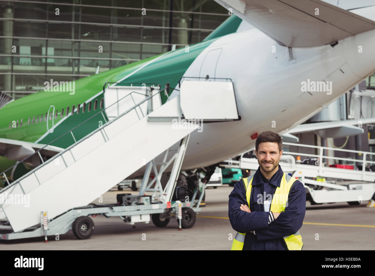 Airport Ground Crew Stock Photos & Airport Ground Crew Stock Images Alamy