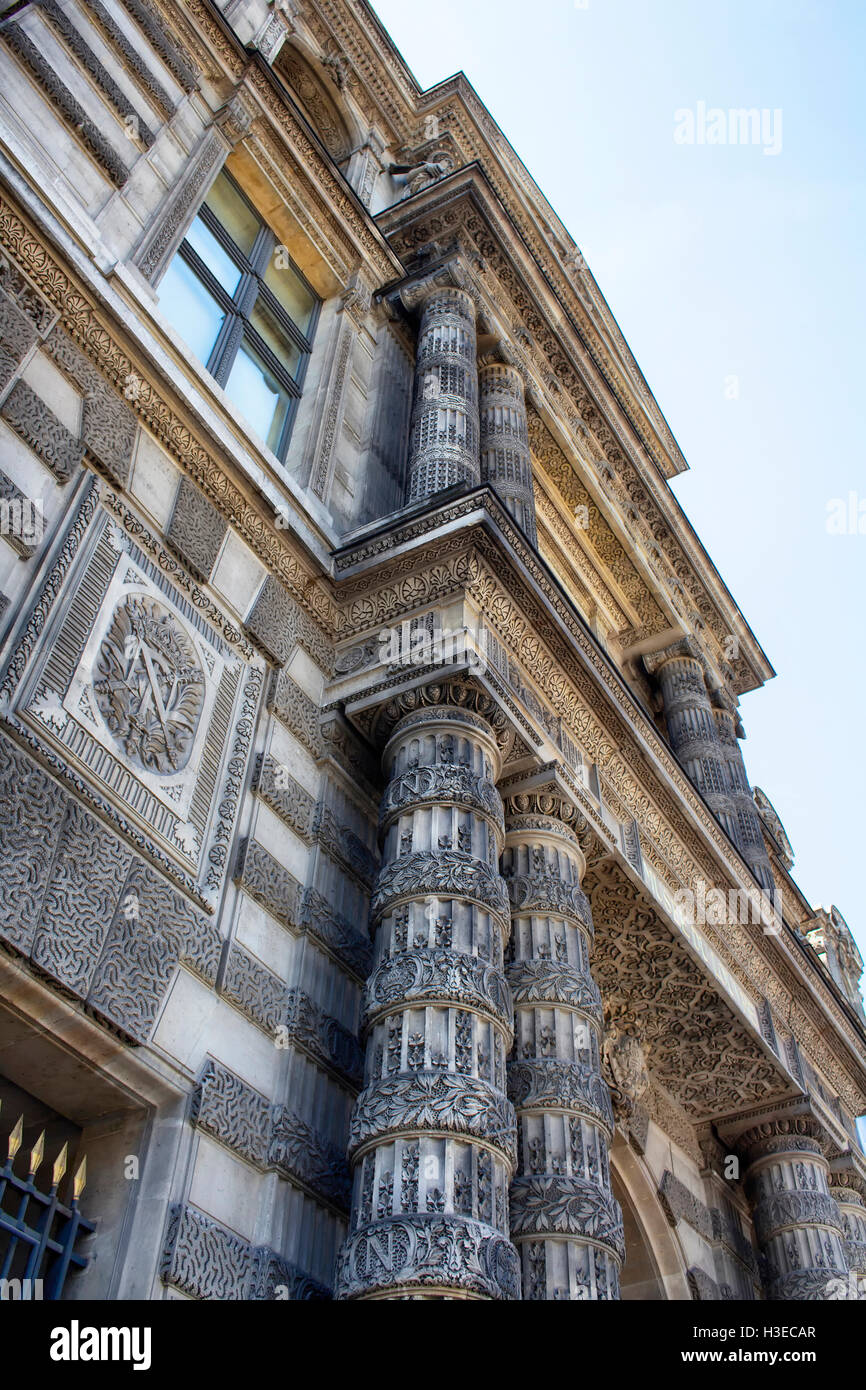 Louvre museum building hi-res stock photography and images - Alamy
