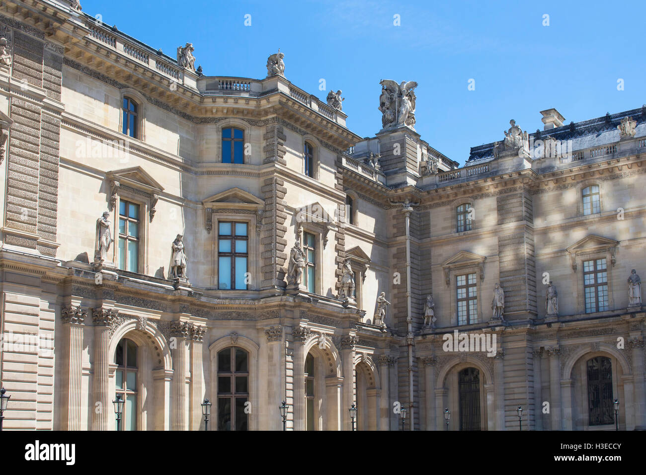 Louvre museum building hi-res stock photography and images - Alamy