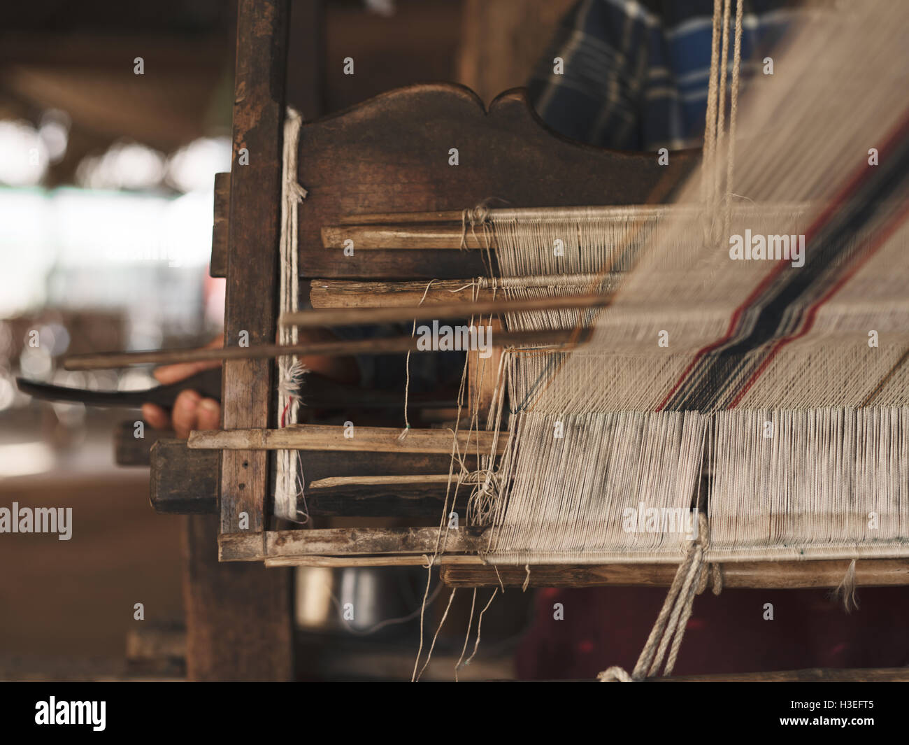 Weaving in process hi-res stock photography and images - Alamy