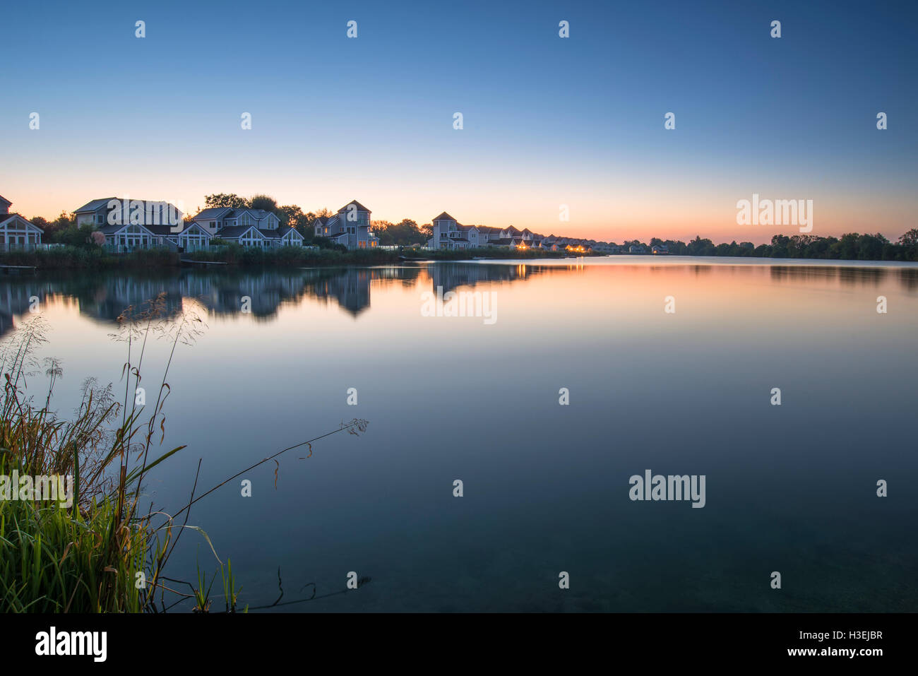Calm serene landscape hi-res stock photography and images - Alamy