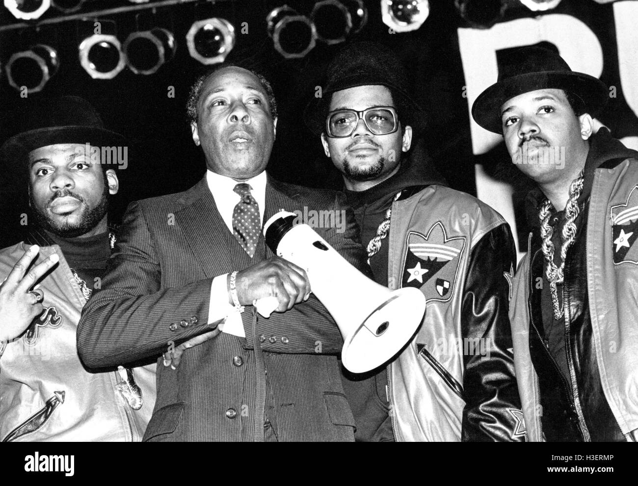 Run dmc 1988 hires stock photography and images Alamy