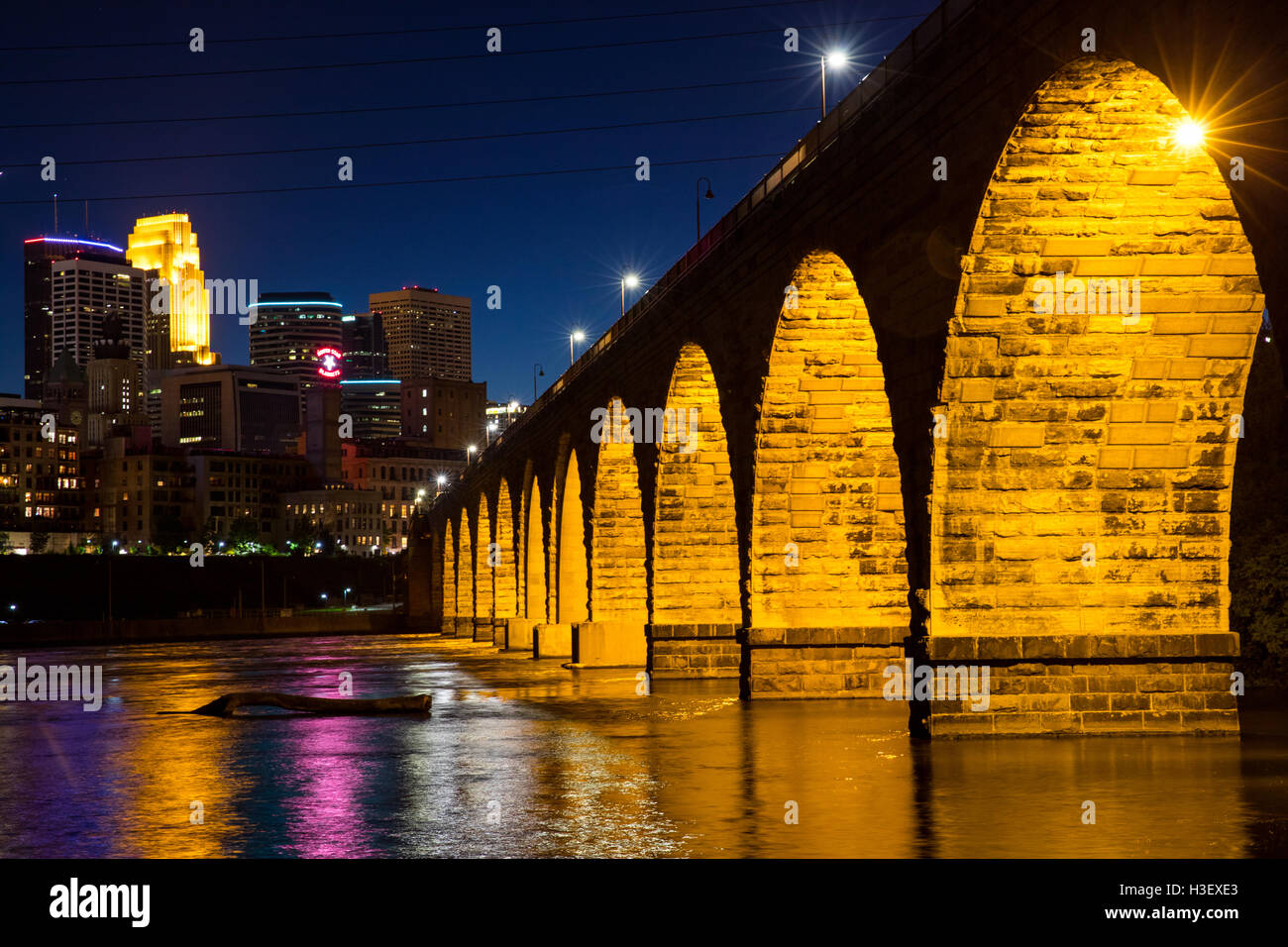 Famous stone arch bridge hi-res stock photography and images - Alamy