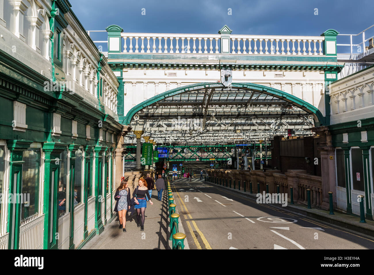 Waverly Station in Edinburgh, Scotland Stock Photo Alamy