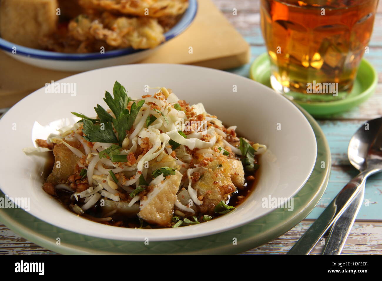 Kupat Tahu Magelang, signature dish of rice cake and bean curd from