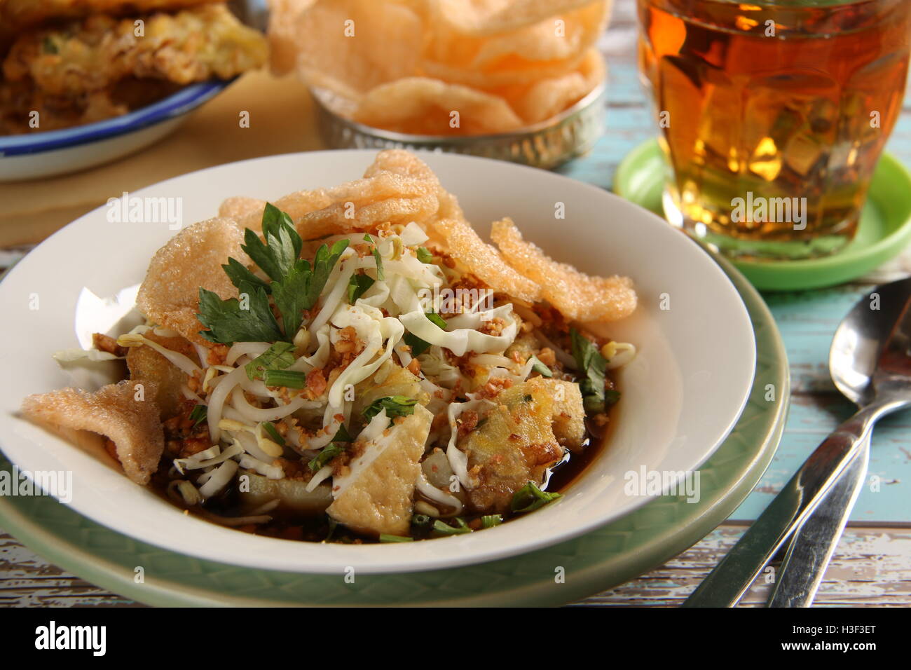 Kupat Tahu Magelang, signature dish of rice cake and bean curd from