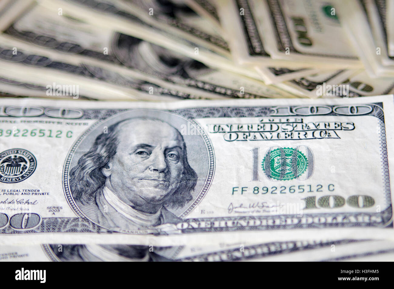 100 dollar bills Stock Photo - Alamy