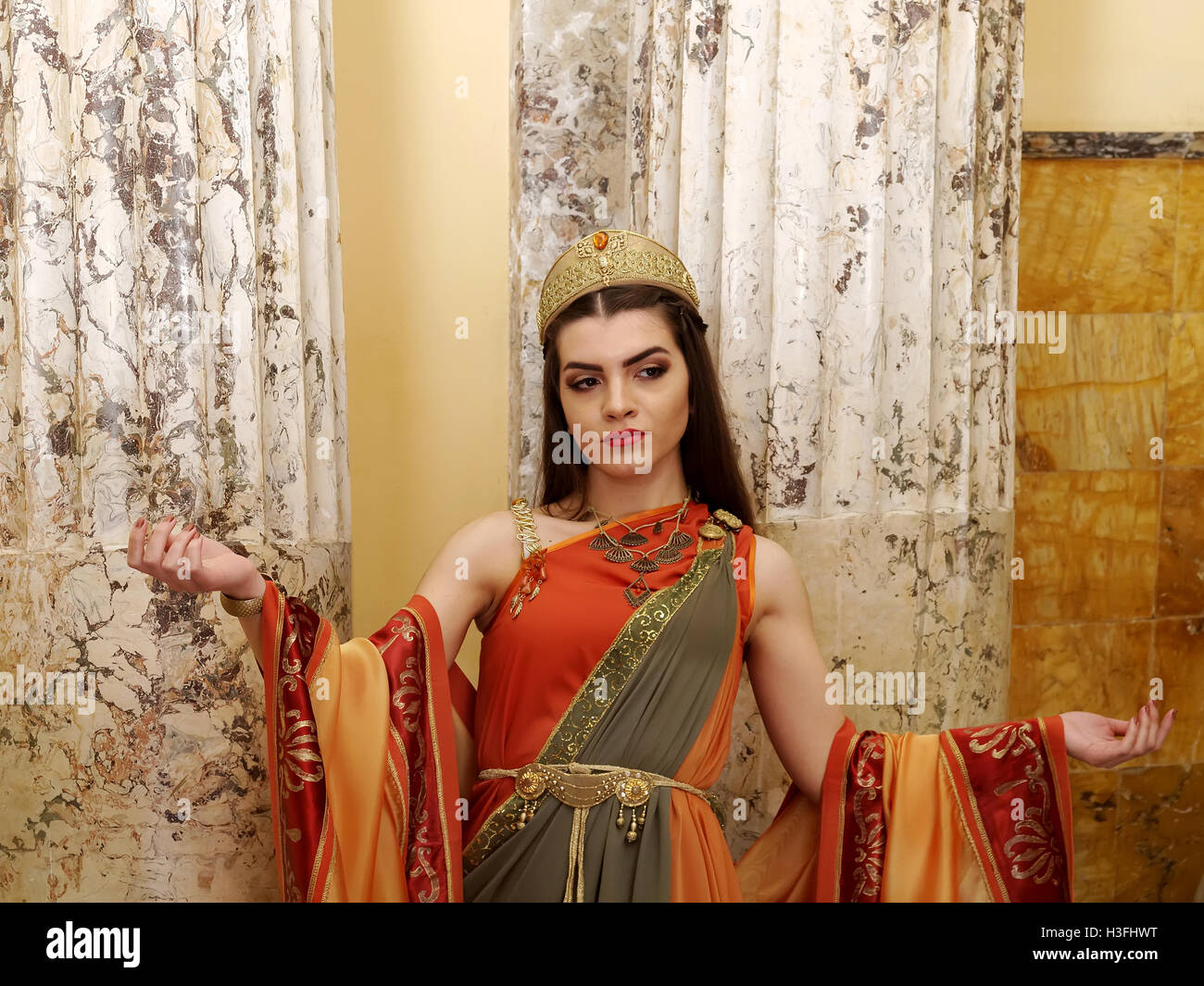 Roman clothing hi-res stock photography and images - Alamy