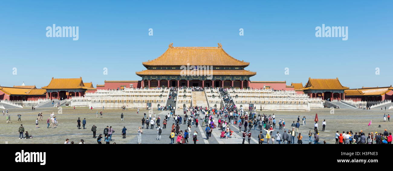 BEIJING - SEPTEMBER 28: Many tourists entering the Forbidden city, one of the main landmarks of Chinese capital Stock Photo