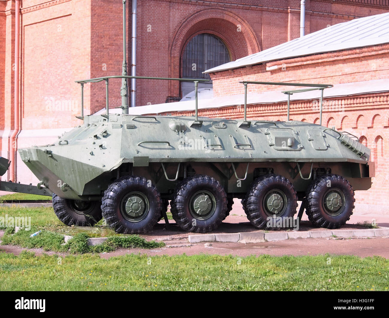 Arm R145 This image shows the R-145BM, a Soviet-era artillery piece, displayed ...