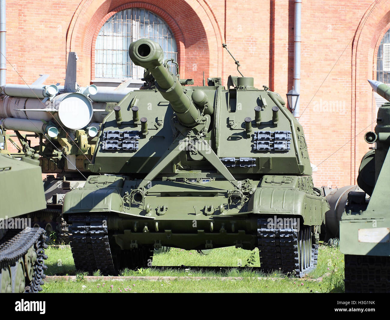 2s19 Msta S Artillery Museum Saint Petersburg Pic6 Stock Photo Alamy