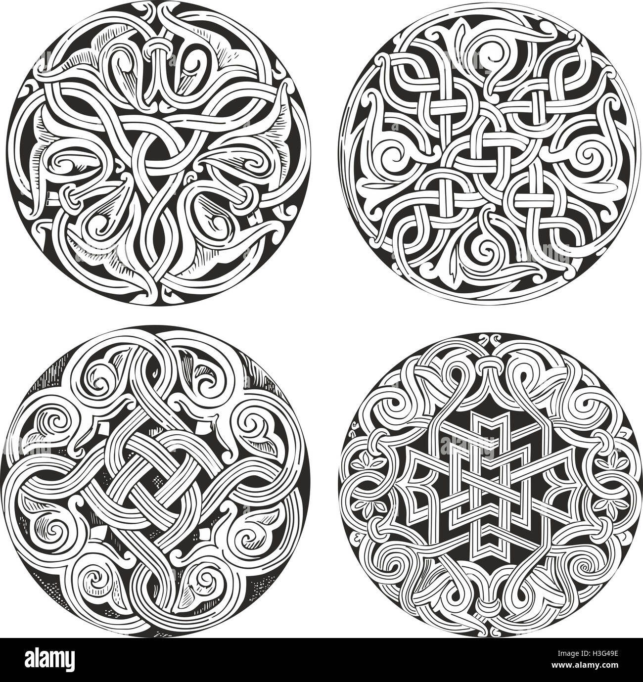Set of four round knot decorative patterns in classic artistic style ...