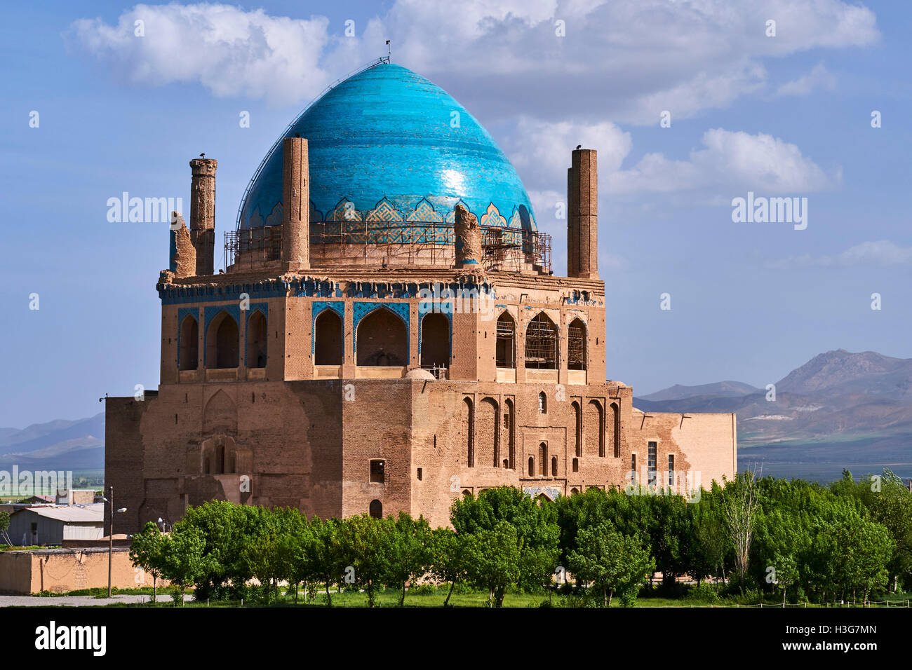 Iran, Zanjan province, Soltaniyeh, Oljeitu mausoleum, the Mongolian ...