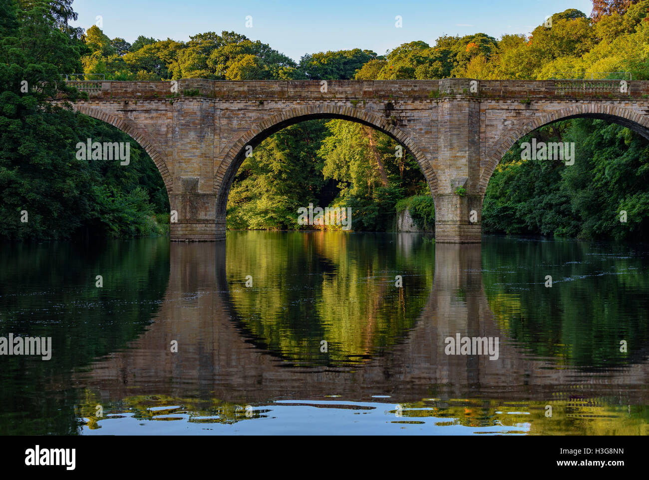 Prebends Bridge, along with Framwellgate and Elvet, is one of three stone-arch bridges in the center of Durham, England. Stock Photo