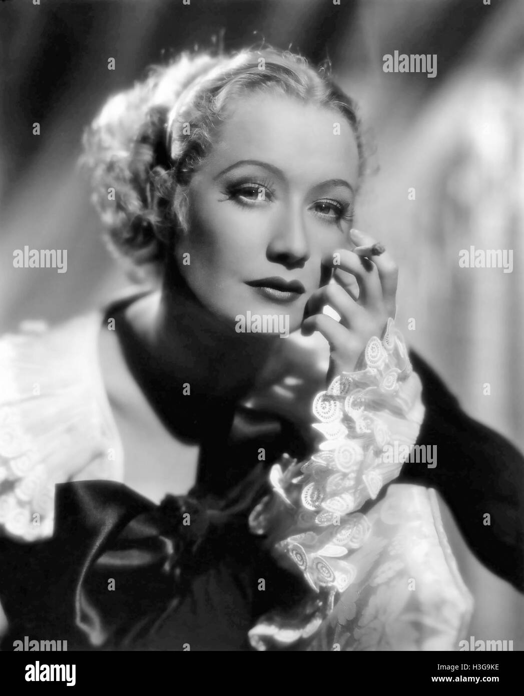 MIRIAM HOPKINS (1902-1972) US film actress in 1934 Stock Photo - Alamy