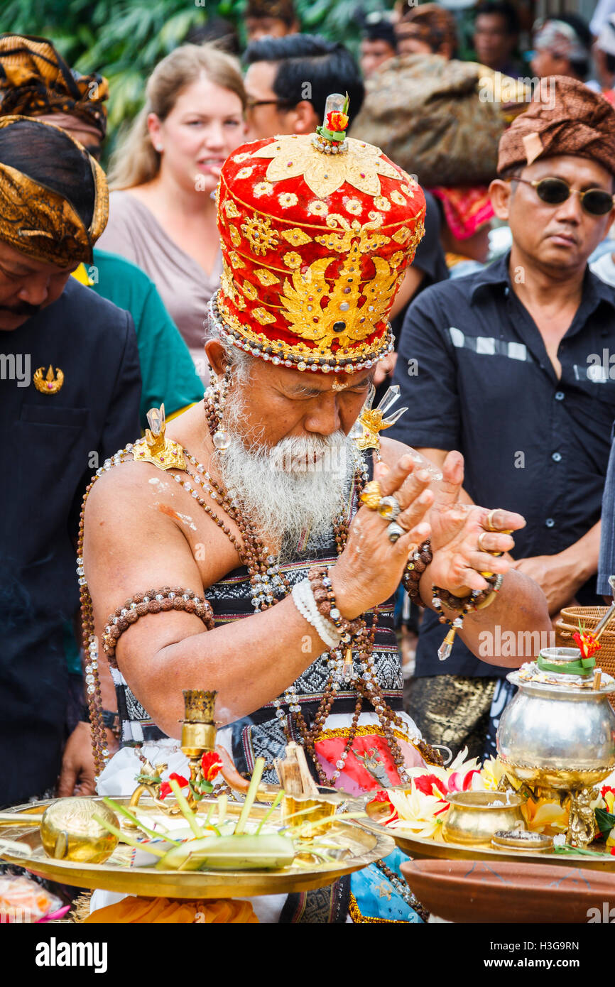 Death ritual cremation hi-res stock photography and images - Alamy