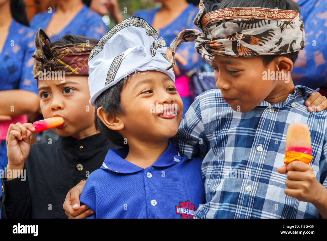 Children in a cremation ceremony Stock Photo - Alamy