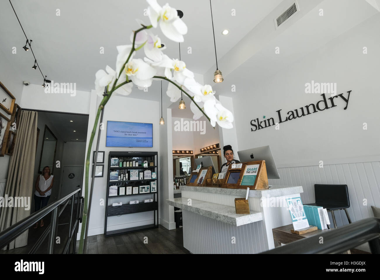 Los Angeles, California, USA. 20th Sep, 2016. Skin Laundry, the Santa