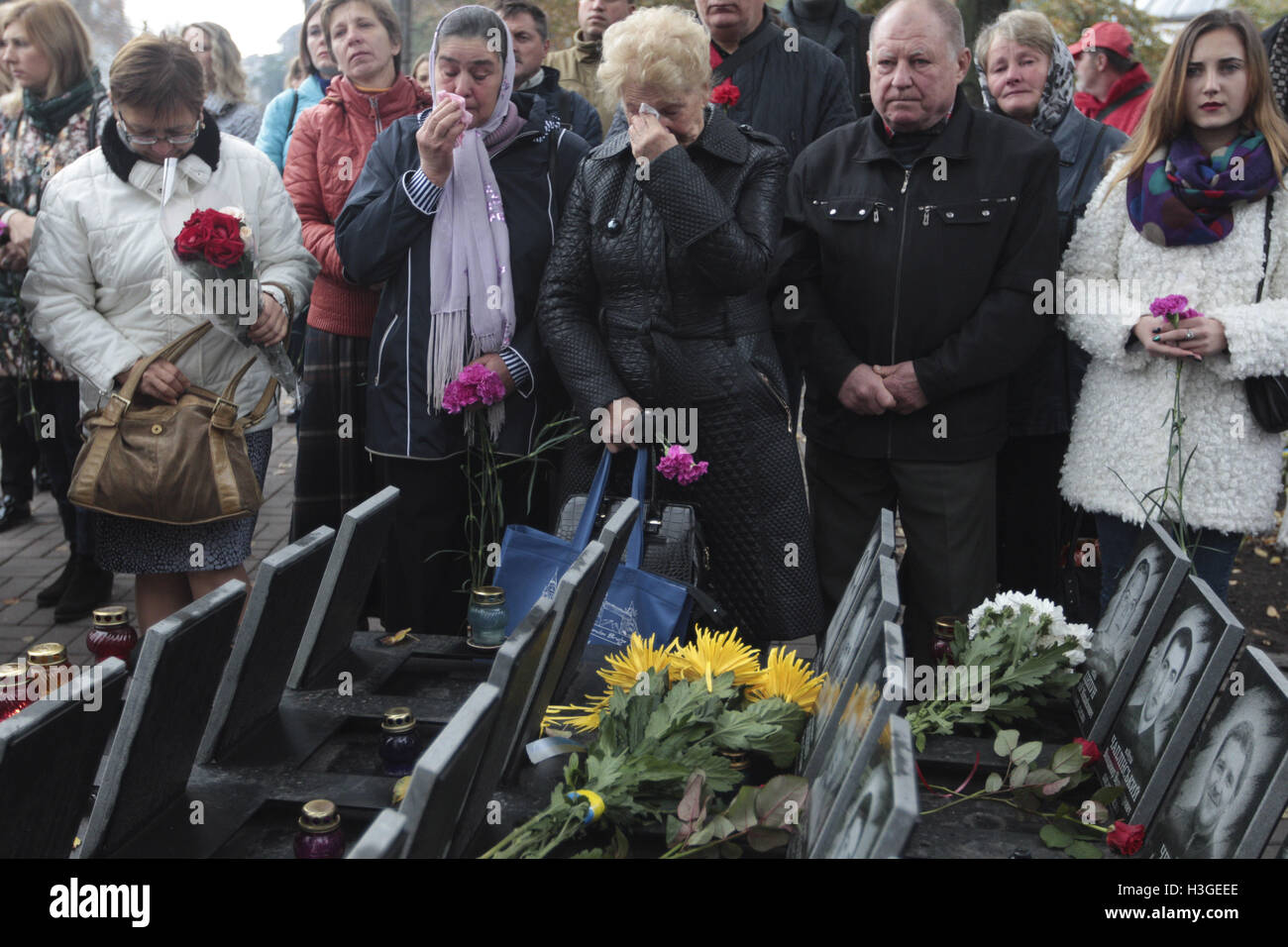 Kiev, Ukraine. 8th Oct, 2016. People honored memory of the fallen Heroes of the Heavenly Hundred in Kiev Credit:  Nazar Furyk/ZUMA Wire/Alamy Live News Stock Photo