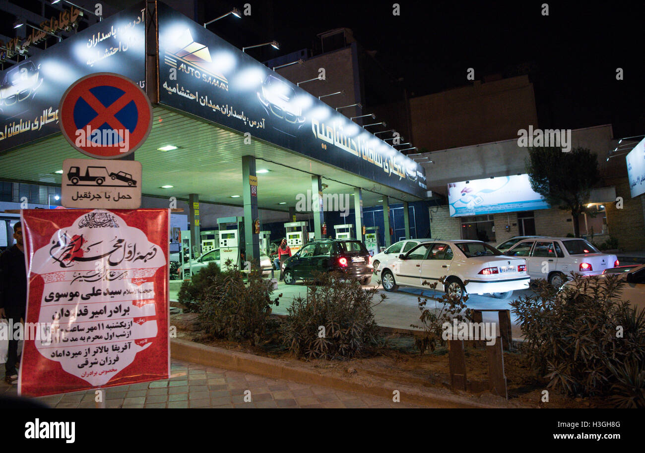 Tehran, Iran. 03rd Oct, 2016. Cars standing at a petrol station in