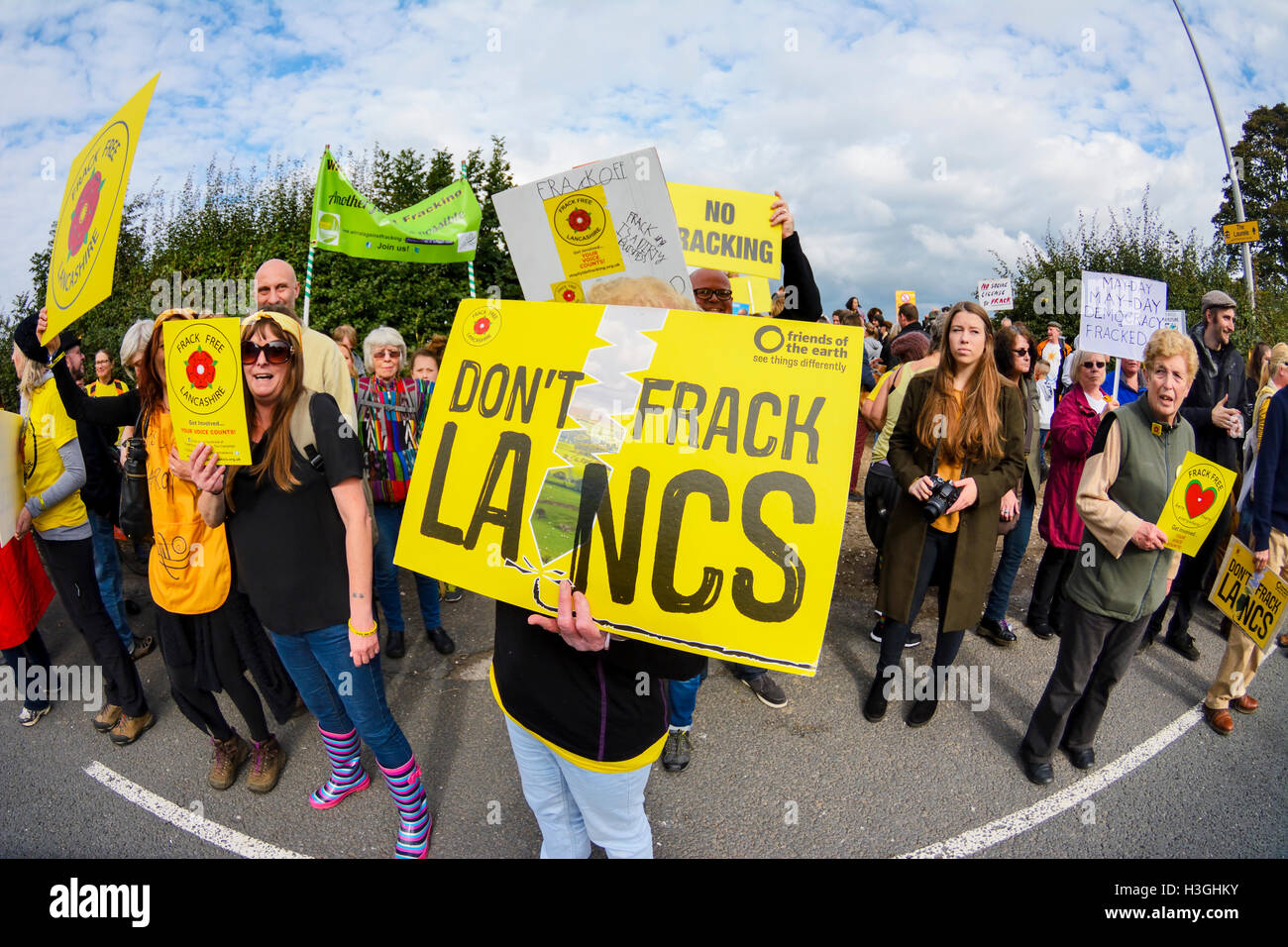 Blackpool, UK. 8th Oct, 2016. Between 4-500 anti-fracking protesters from as far away as Brighton attended a peaceful protest in Little Plumpton, Blackpool today in protest as Lancashire Councils ban on fracking being overturned by the Communities & Local Government Secretary Sajid Javid. After listening to speeches at the meeting point on Preston New Road, the protesters marched to Plumpton Hall Farm. Credit:  Dave Ellison/Alamy Live News Stock Photo