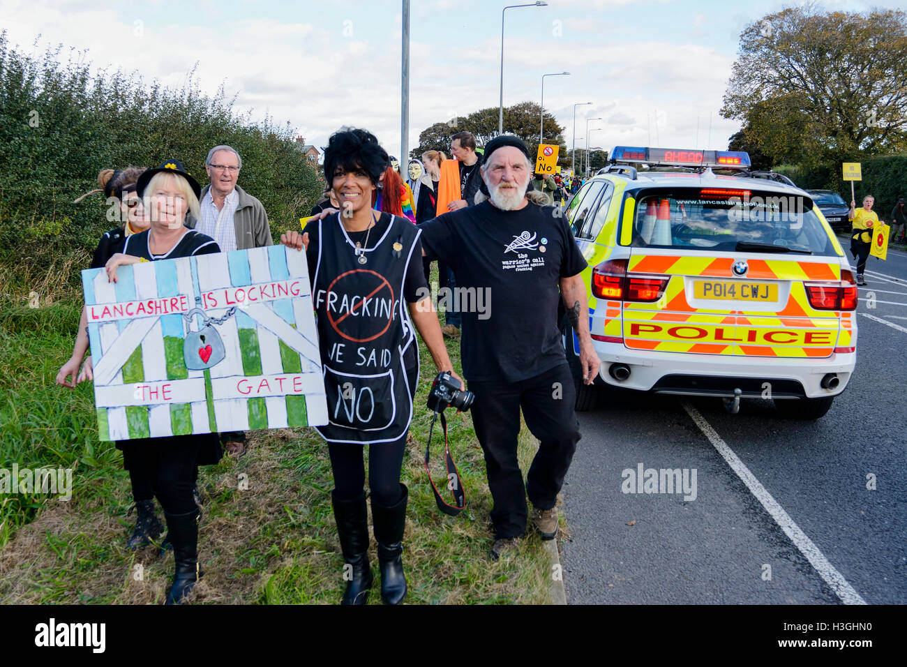 Blackpool, UK. 8th Oct, 2016. Between 4-500 anti-fracking protesters from as far away as Brighton attended a peaceful protest in Little Plumpton, Blackpool today in protest as Lancashire Councils ban on fracking being overturned by the Communities & Local Government Secretary Sajid Javid. After listening to speeches at the meeting point on Preston New Road, the protesters marched to Plumpton Hall Farm. Credit:  Dave Ellison/Alamy Live News Stock Photo