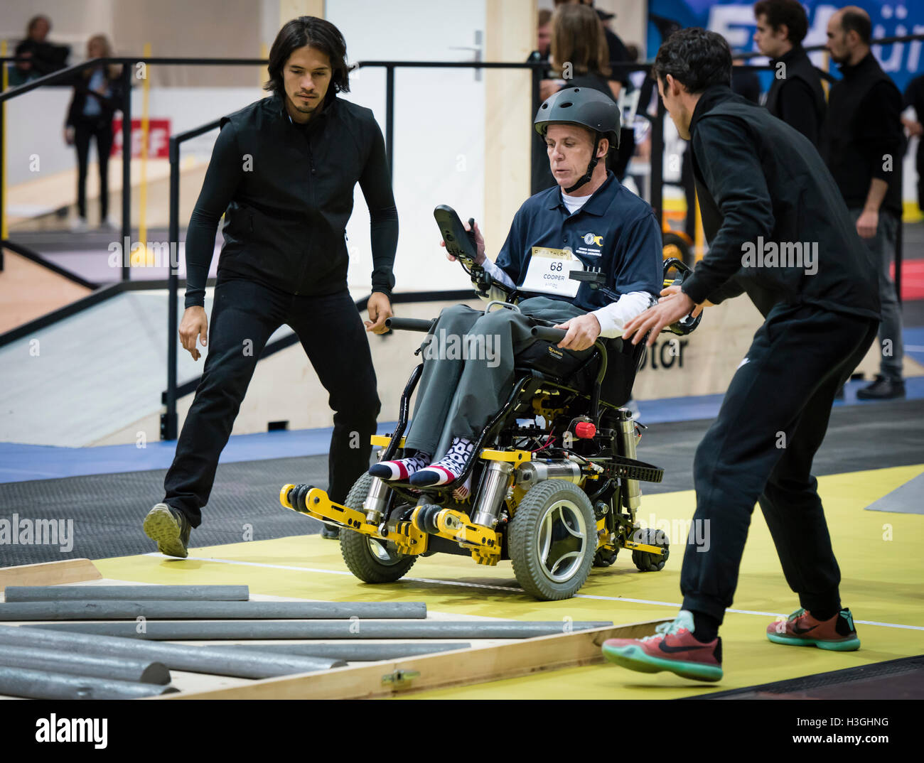 Paraplegic athletes wheelchair hi-res stock photography and images - Alamy