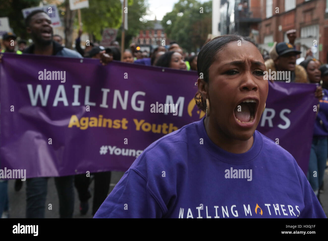 London, UK. 8th Oct, 2016. Wailing Mothers a campaign group to empower mothers and families in understanding the nature of youth violence marched from Brixton to Tulse hill denouncing knife and Gun crime. Credit:  Thabo Jaiyesimi/Alamy Live News Stock Photo