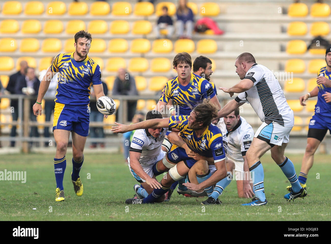 Parma, Italy. 08th Oct, 2016. Zebre second row Joshua Furno makes a great offload in the match against the Warriors in Guinness Pro 12 Credit:  Massimiliano Carnabuci/Alamy Live News Stock Photo