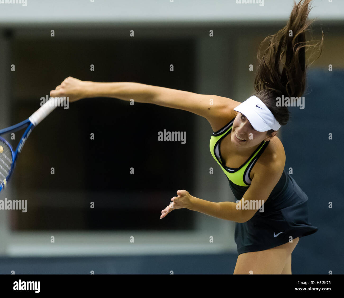 Linz, Austria. 8 October, 2016. Oceane Dodin in action at the 2016 Generali Ladies Linz WTA International tennis tournament Credit:  Jimmie48 Photography/Alamy Live News Stock Photo