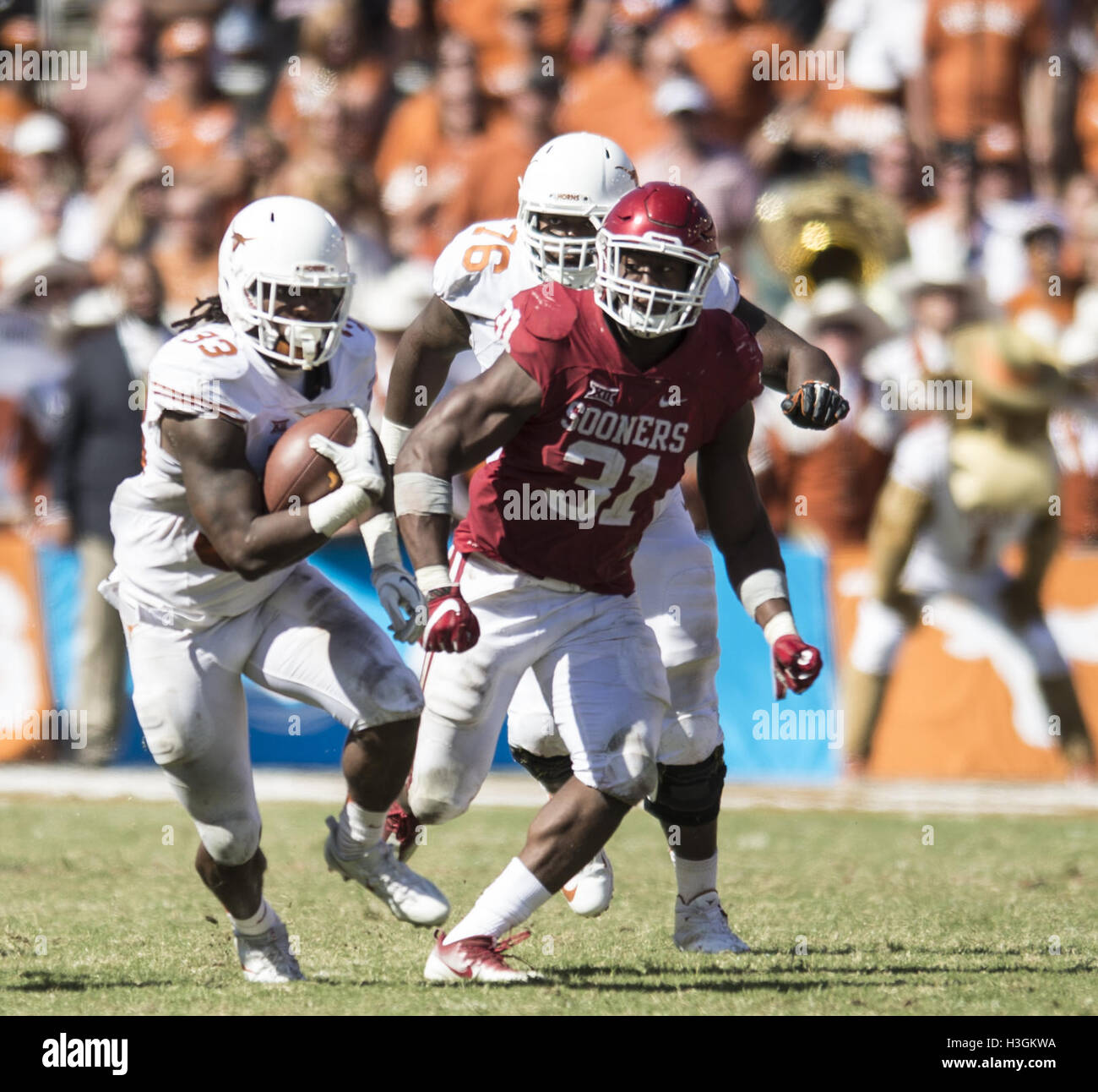 Dallas, Texas, US. 8th Oct, 2016. University of Texas Running back D