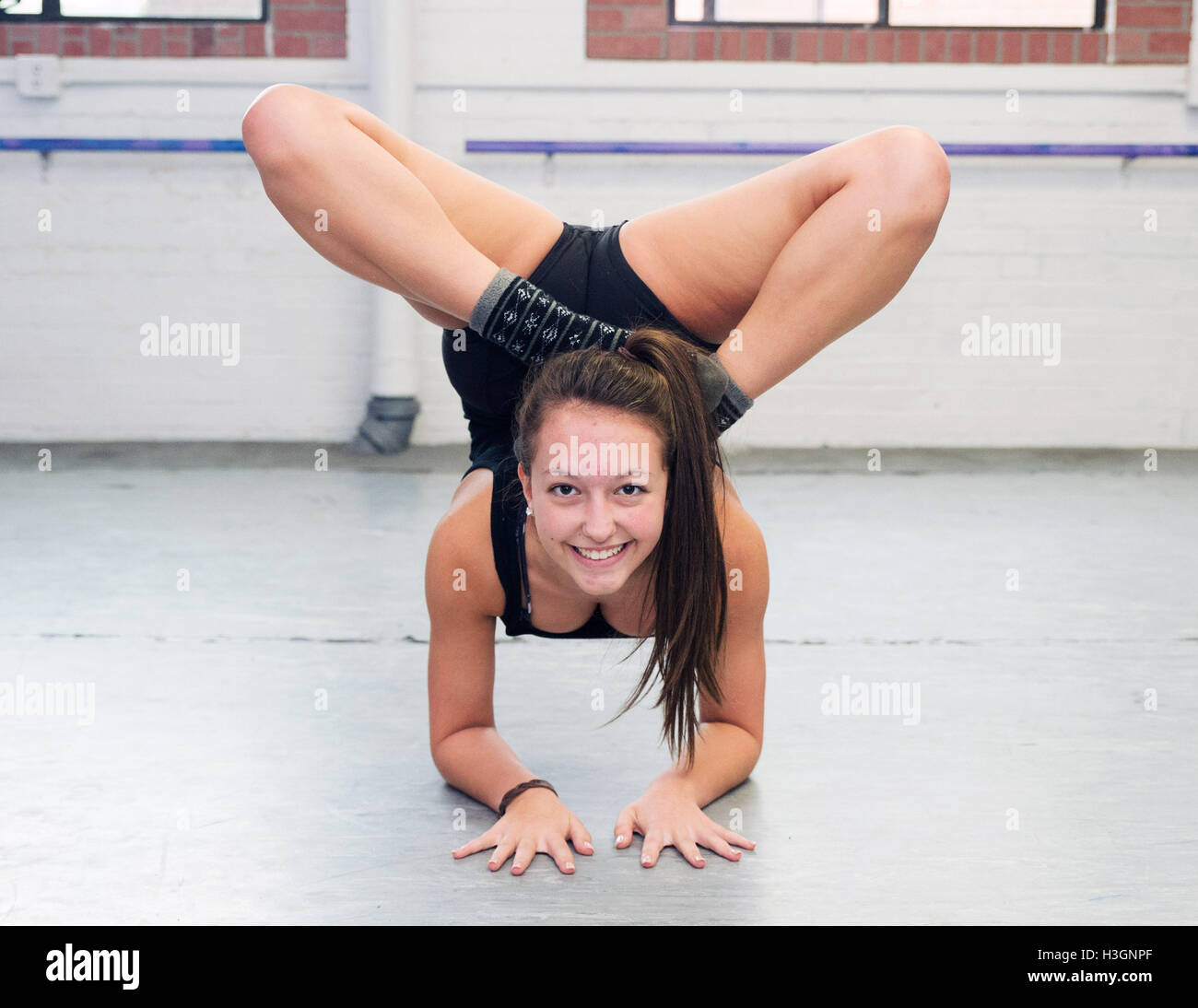 Canonsburg, U.S.A. 08th Oct, 2016.  Contortionist Anita Speeler bends over backwards during training at Dance Extensions Performing Arts Center. Canonsburg, PA, USA. Credit:  Brent Clark/Alamy Live News Stock Photo