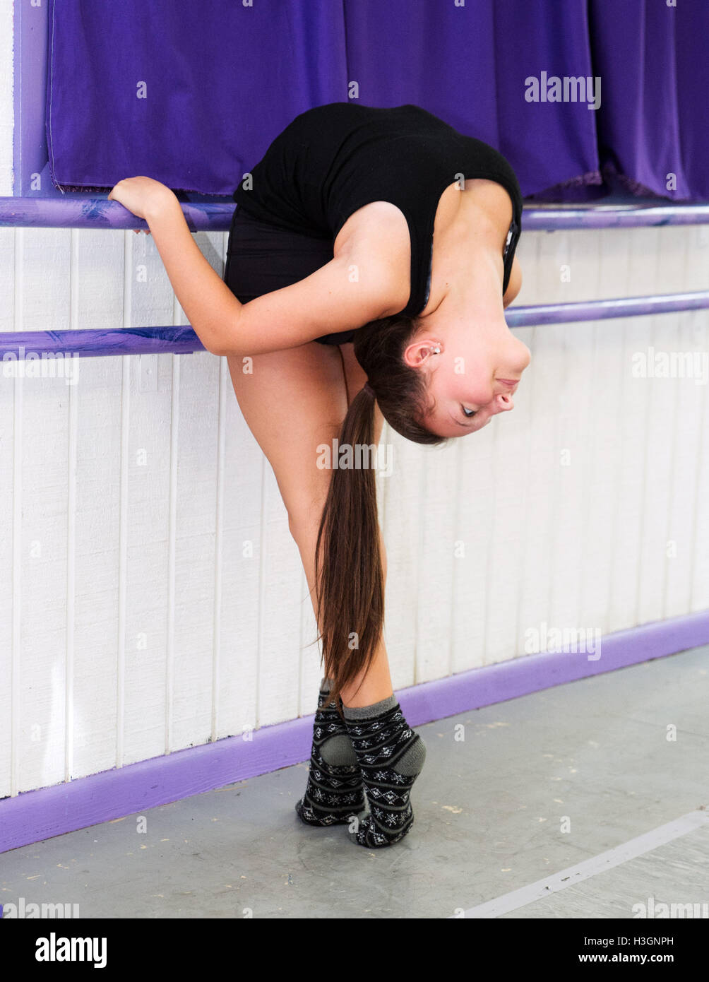 Canonsburg, U.S.A. 08th Oct, 2016. Contortionist Anita Speeler