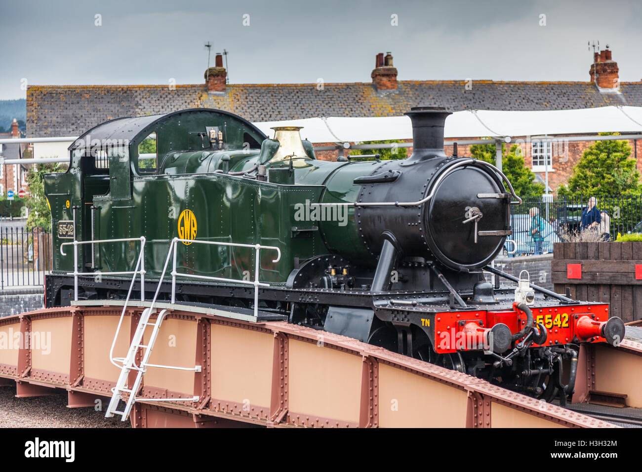 Restored 5542 GWR Small Prairie 2-6-2T tank on the turntable at Minehead on the West Somerset Railway Stock Photo