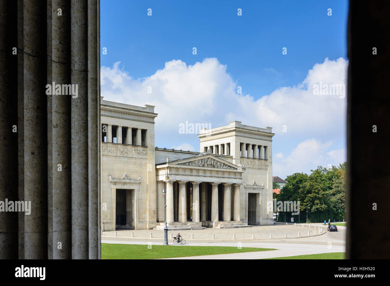 München, Munich: view from Staatliche Antikensammlungen (State Collections of Antiquities) to Propyläen, Oberbayern, Upper Bavar Stock Photo