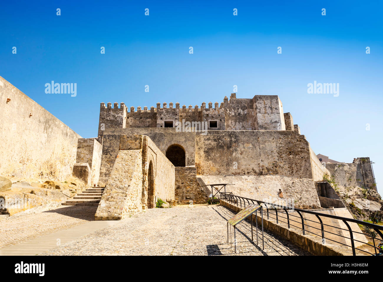 The Castle of Guzman El Bueno in Tarifa, Spain originally built as an alcazar (Moorish fortress). Stock Photo