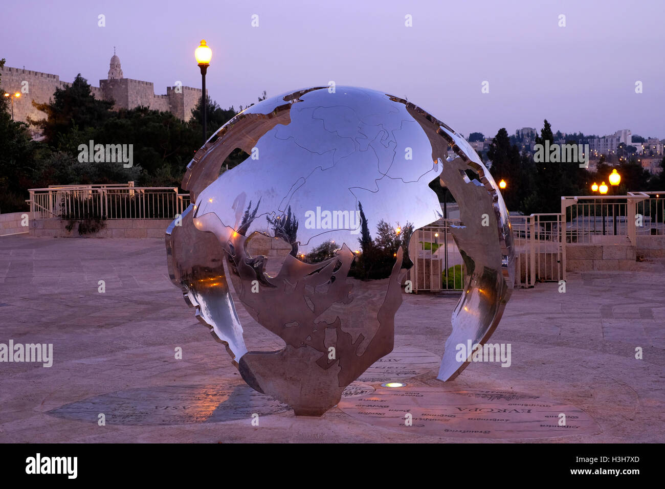 With jerusalem at the centre hi-res stock photography and images - Alamy