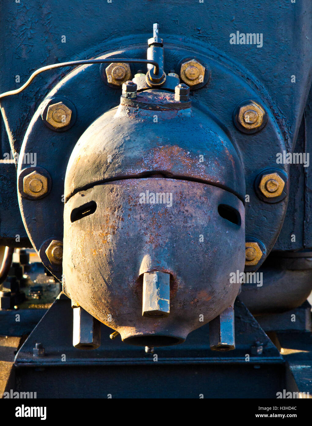 face with sad eyes of an old rusty robot Stock Photo - Alamy