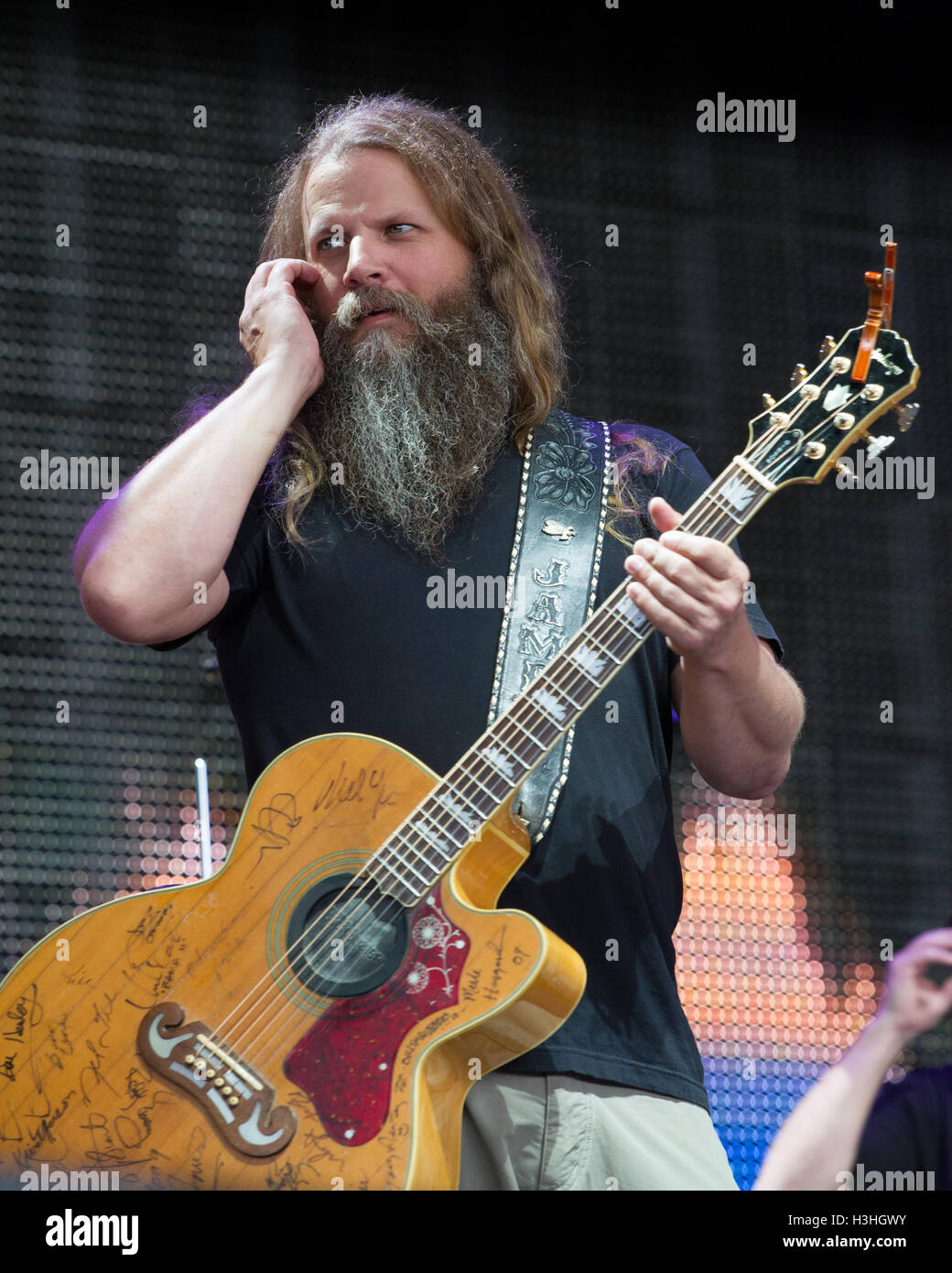 Jamey Johnson performs at the 2016 Farm Aid at the Jeffy Lube Live in Bristow, VA September 17, 2016 Stock Photo