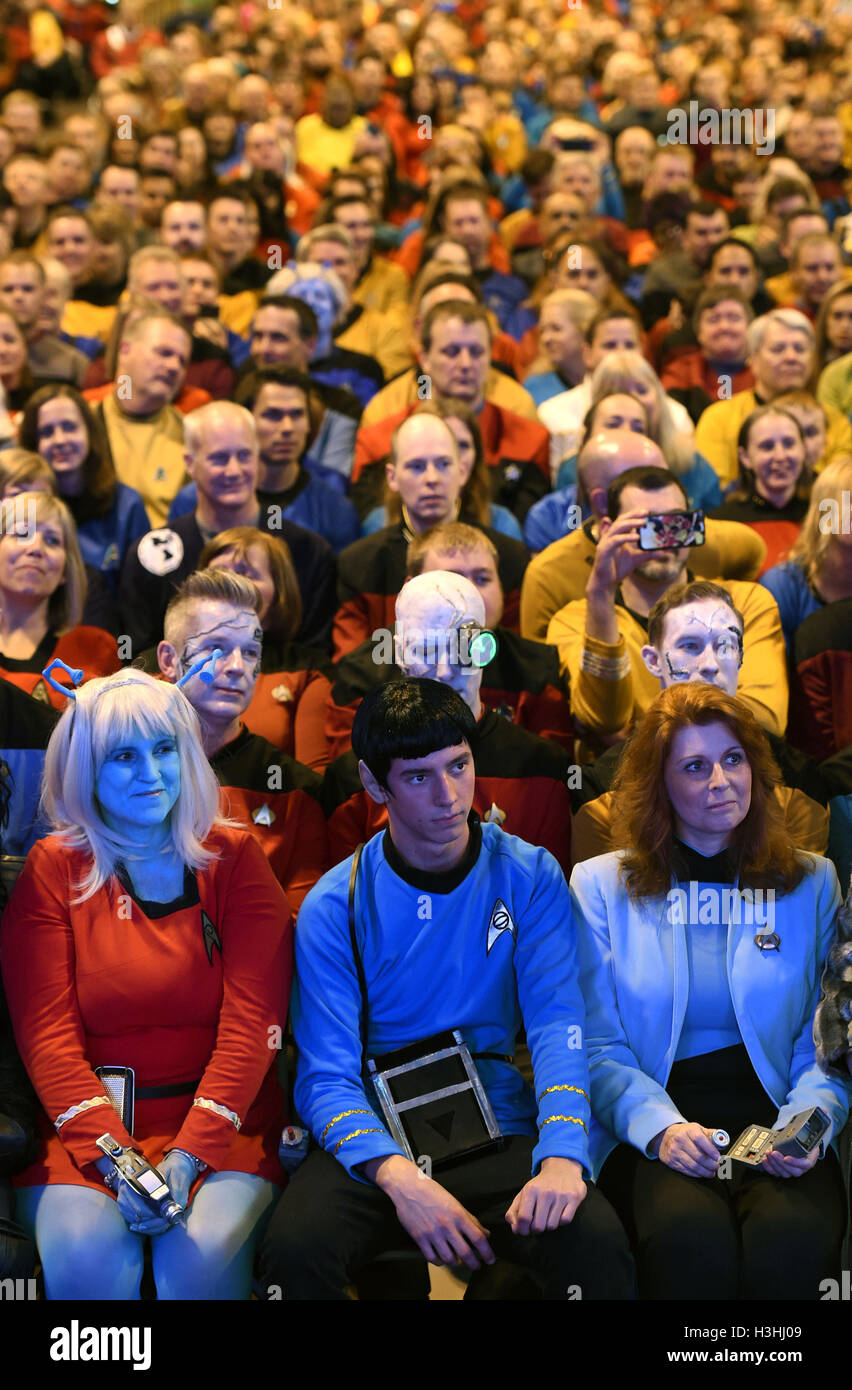 Star trek convention hires stock photography and images Alamy