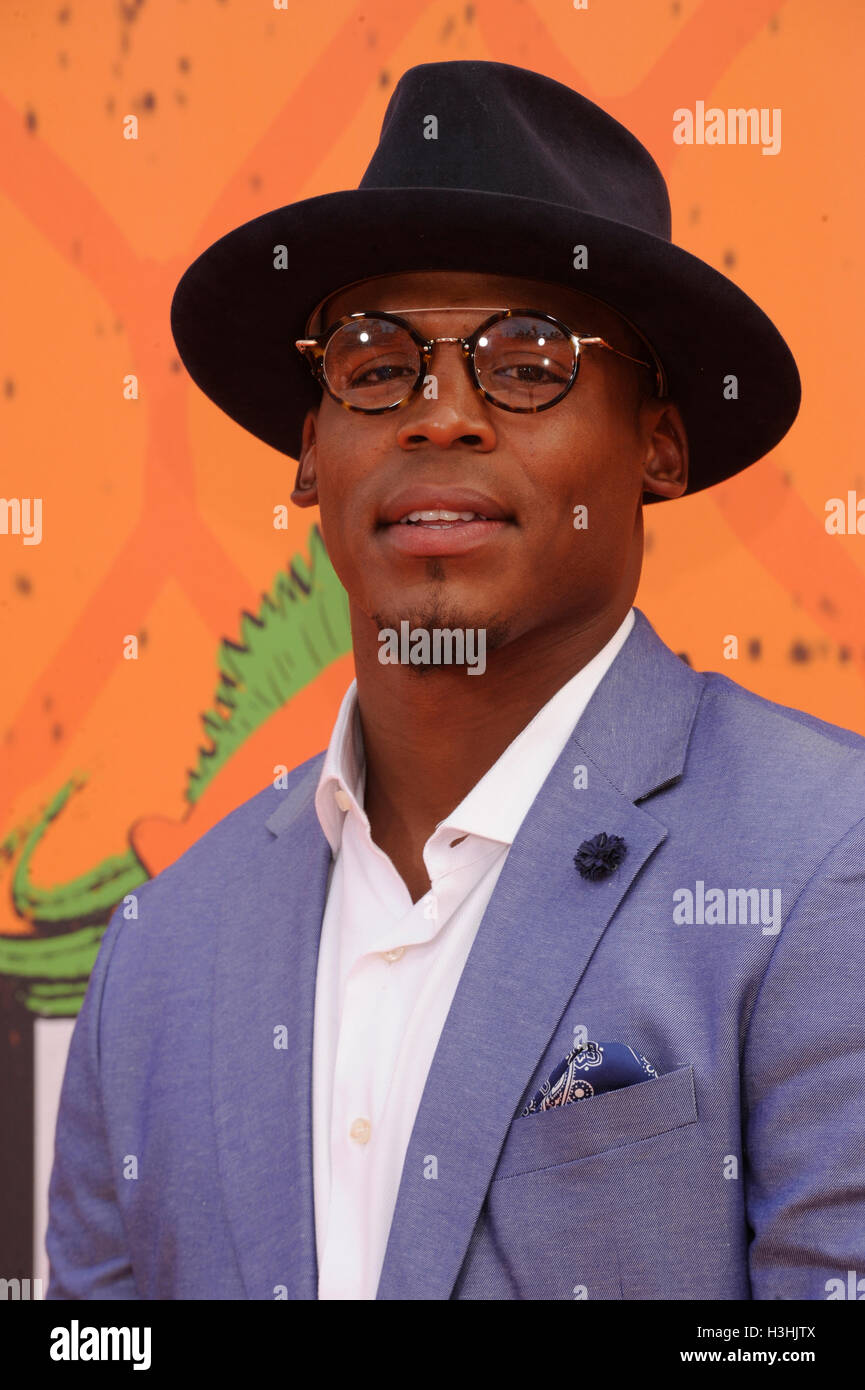 Cam newton hi-res stock photography and images - Alamy