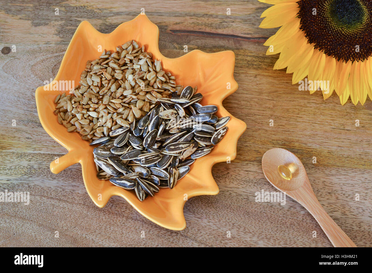 Unshelled sunflower seeds hires stock photography and images Alamy