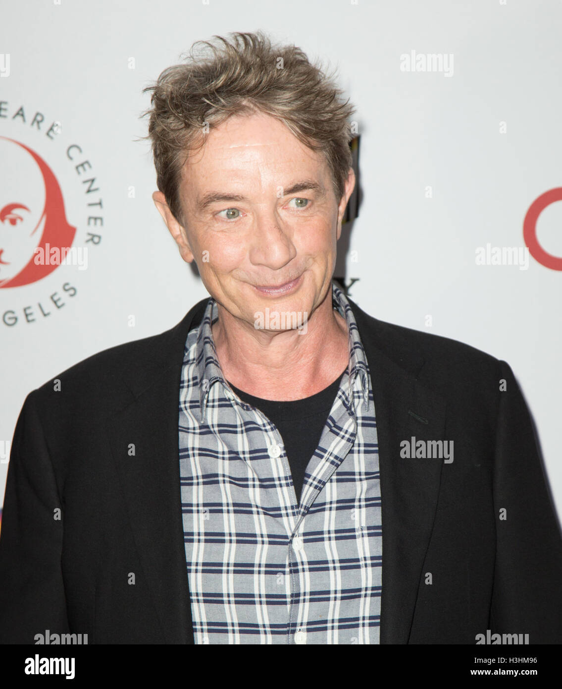 Campus arrivals hires stock photography and images Alamy